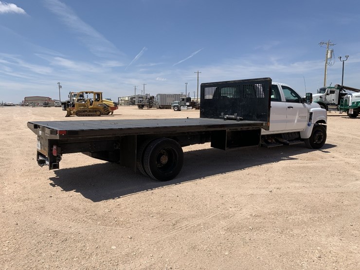 2022-chevrolet-silverado-6500hd-image-4