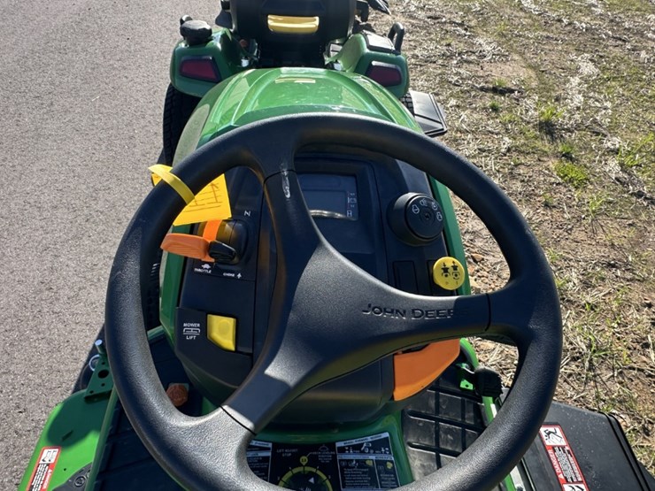 2024-john-deere-x570-image-11