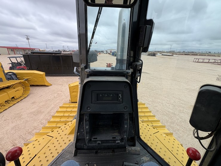 2015-deere-850k-xlt-image-7