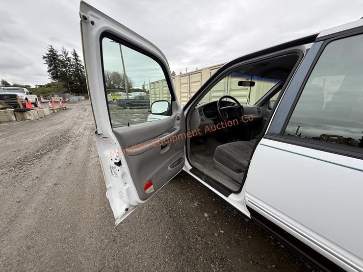 1995-ford-explorer-xlt-image-35