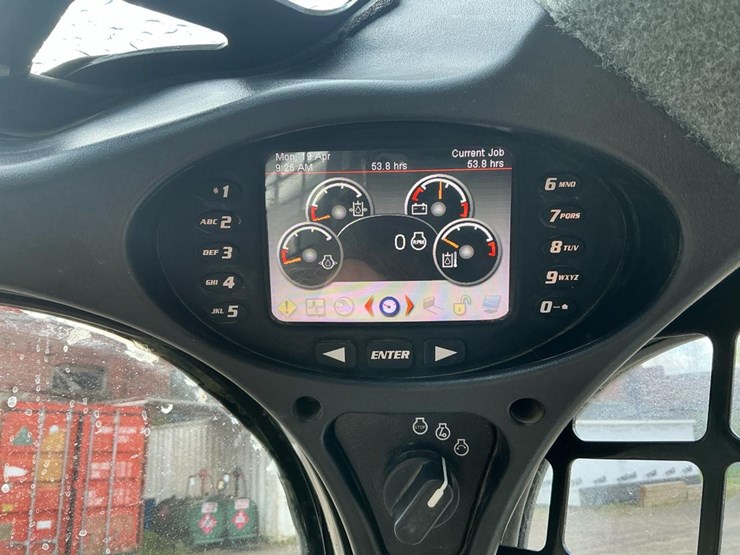 2024-bobcat-t770-image-29