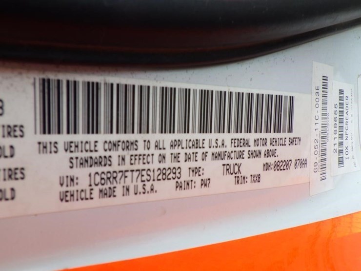 2014-dodge-1500-image-17