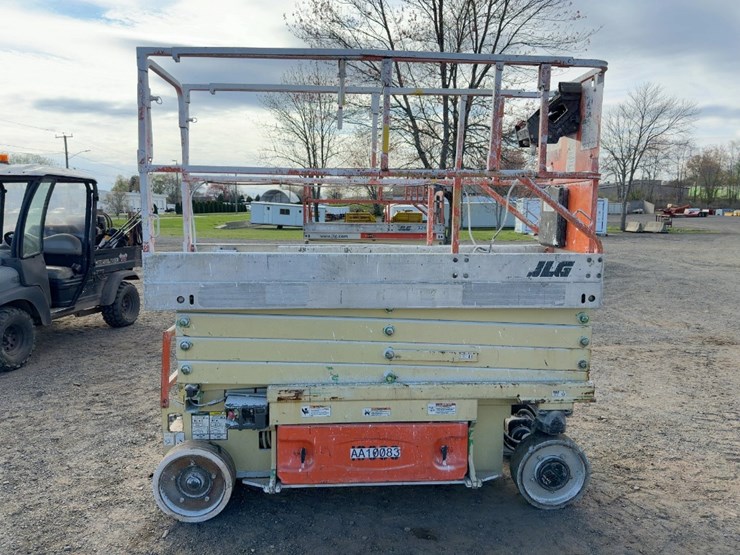 2005-jlg-2630es-image-5