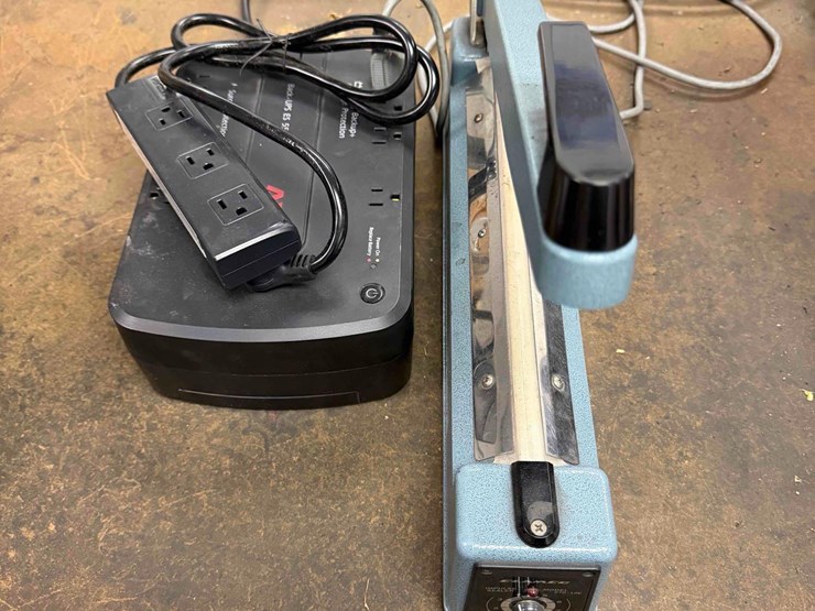 clamco-sealer-w/-surge-protectors-image-1