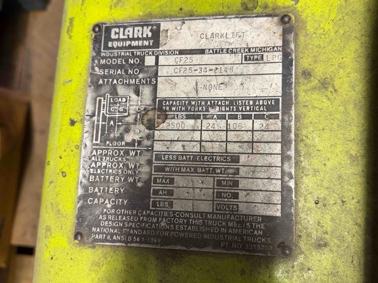 clark-propane-forklift-cf25-image-15