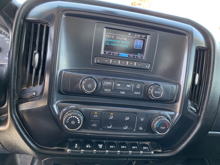 2022-chevrolet-silverado-6500hd-image-13