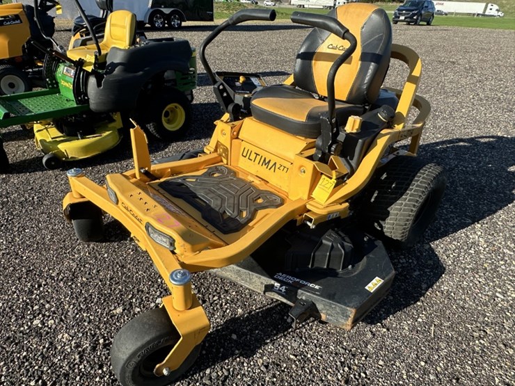 cub-cadet-ultima-zt1-zero-turn-image-1