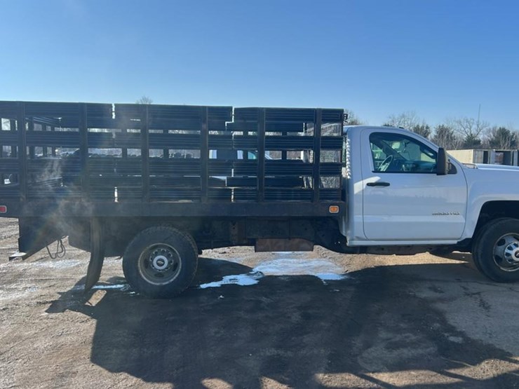 2017-chevrolet-silverado-3500hd-image-6