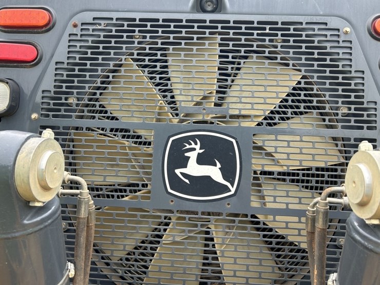 2018-deere-770g-image-28