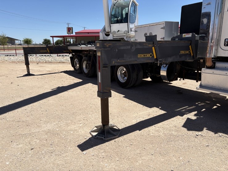 2013-peterbilt-367-image-14