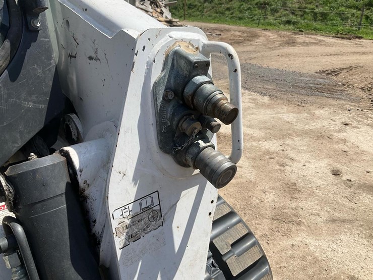 2021-bobcat-t870-image-14