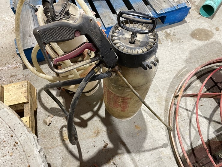 #5036-•-(3)-hand-pump-sprayers-image-6