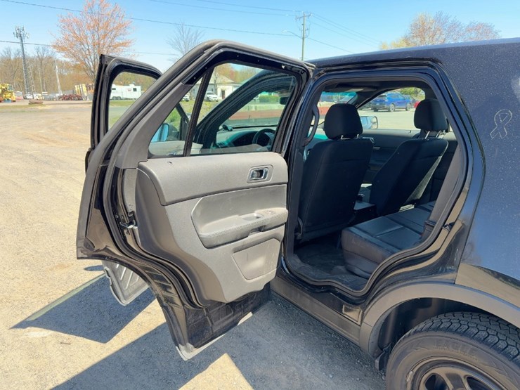 2014-ford-explorer-police-interceptor-image-14