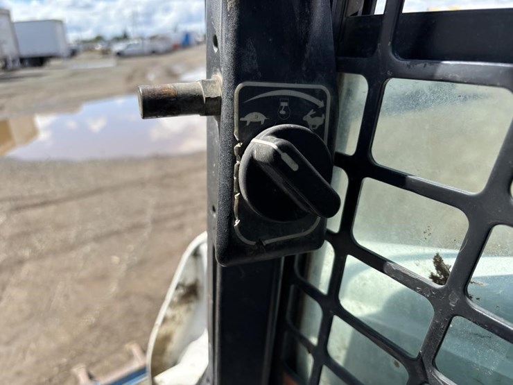 2016-bobcat-t650-image-24