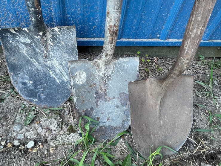 #7440-•-shovels-image-2