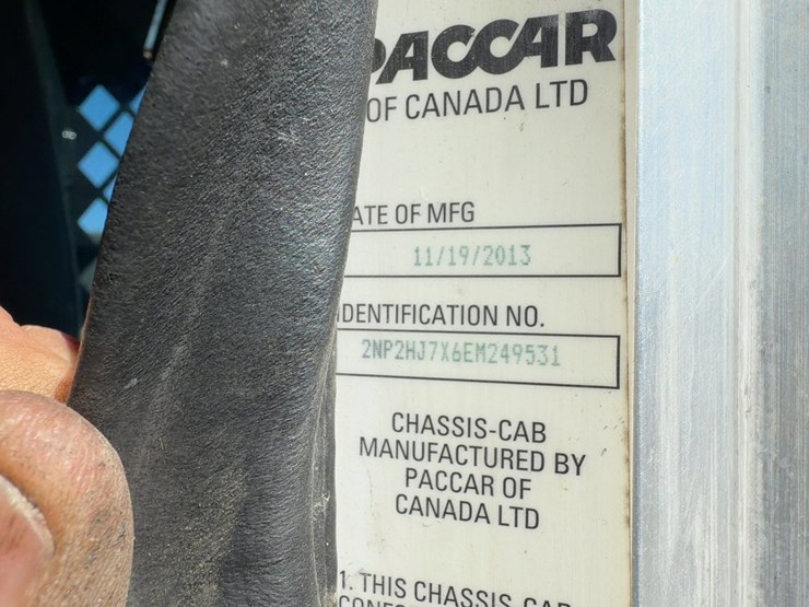 2014-peterbilt-337-image-25