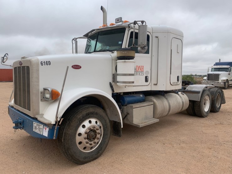 2013-peterbilt-367-image-1