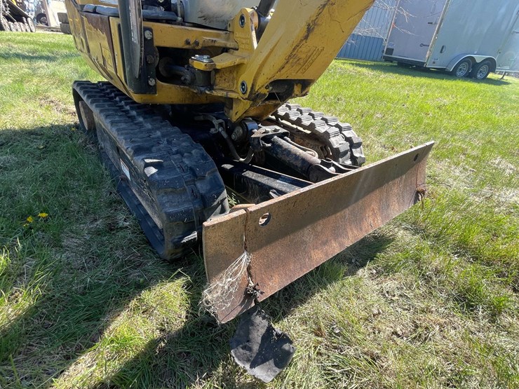 #7149-•-caterpillar-300.9v-mini-excavator-image-32