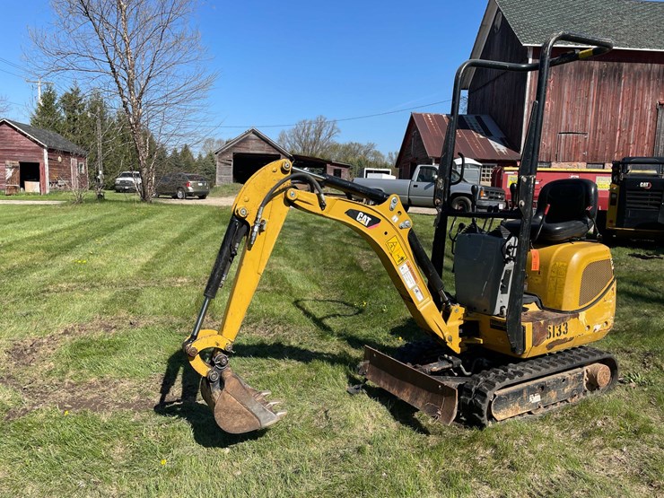 #7149-•-caterpillar-300.9v-mini-excavator-image-2