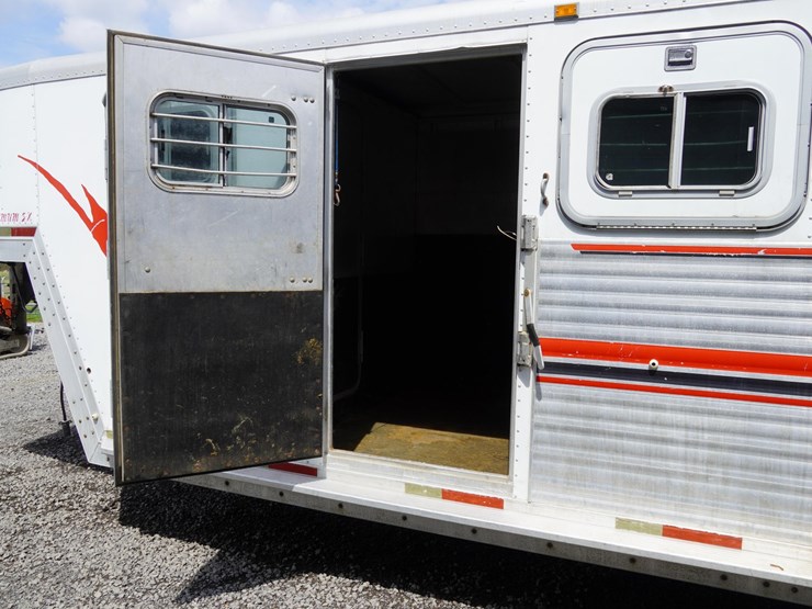 #142-•-1999-exiss-3-slant-aluminum-6-horse-capacity-trailer-image-34