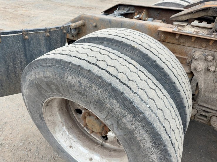 2000-kenworth-w900-image-17