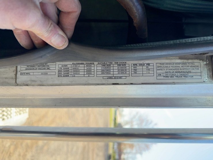 2007-peterbilt-378-image-30