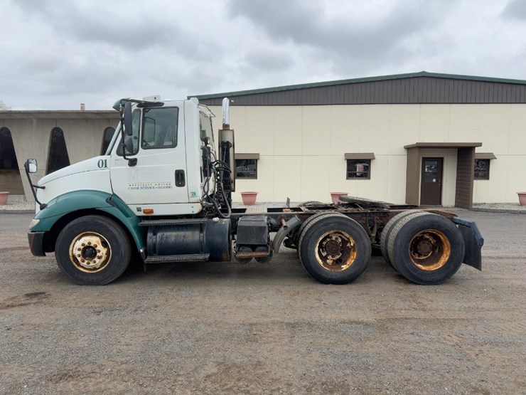 2005-international-8600-image-2