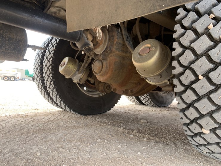 2005-kenworth-t800b-image-9