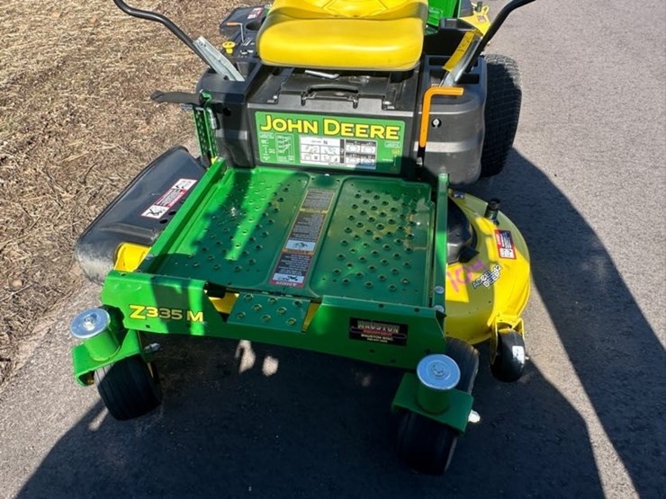 john-deere-z335m-zero-turn-image-5