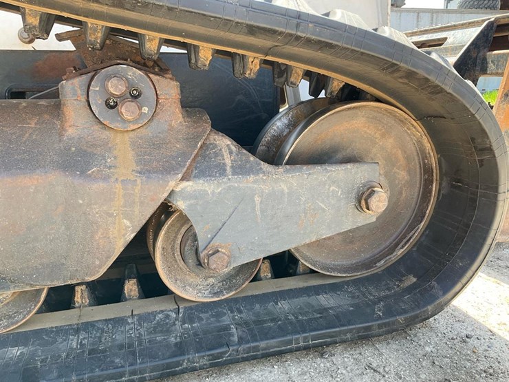 2021-bobcat-t870-image-60