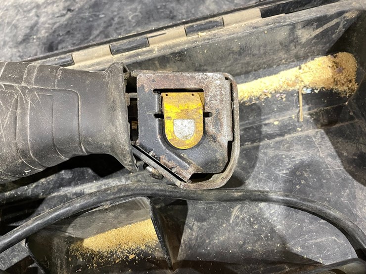 #5048-•-(2)-dewalt-reciprocating-saws-image-8