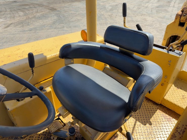 1980-deere-500c-image-23