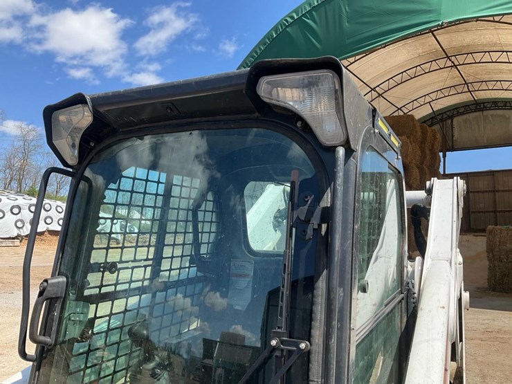 2021-bobcat-t870-image-17