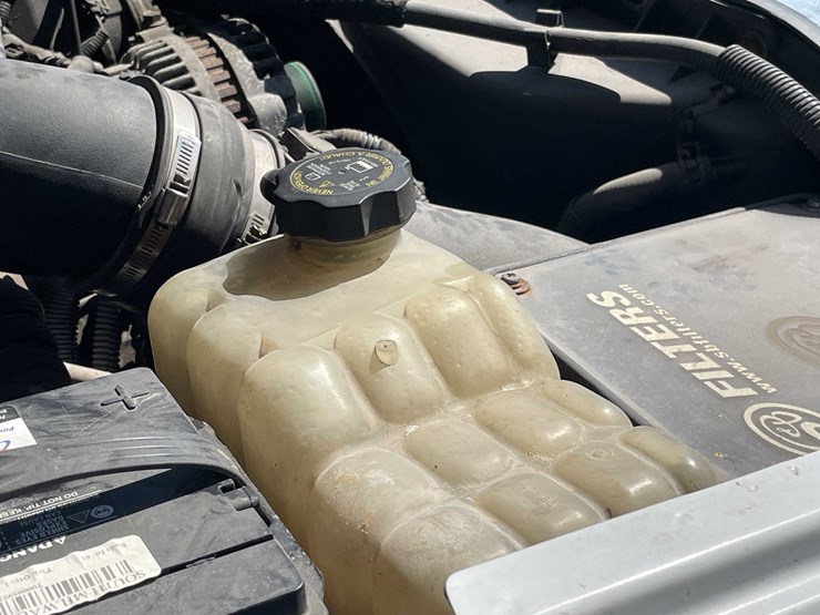 #7046-•-2005-chevrolet-duramax-(has-wi-title)-image-78