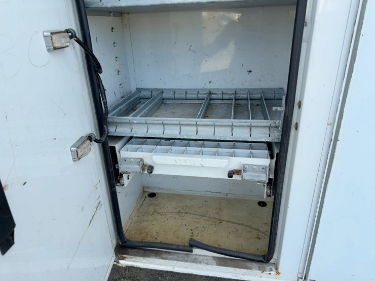 2013-international-7300-image-15