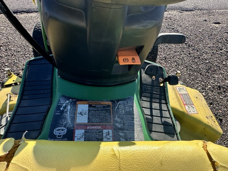 john-deere-gt235-image-8