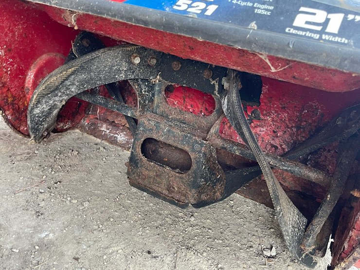 #7416-•-troy-bilt-snow-thrower-image-9