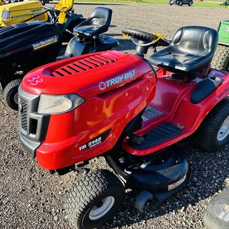 Troy-Bilt TB 2142 Riding Lawn Mower