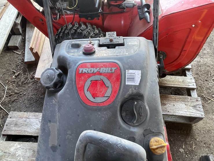 #7412-•-troy-built-snow-blower-image-6