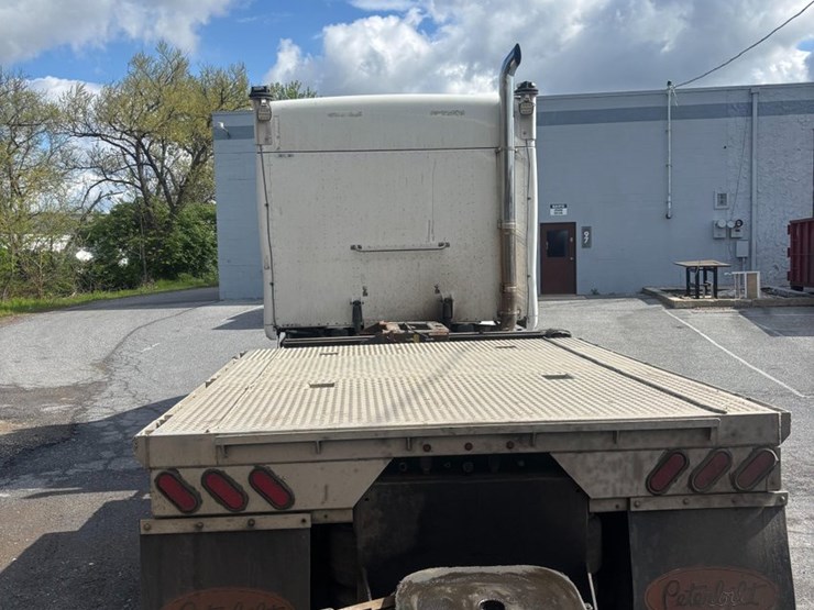 2008-peterbilt-387-image-18