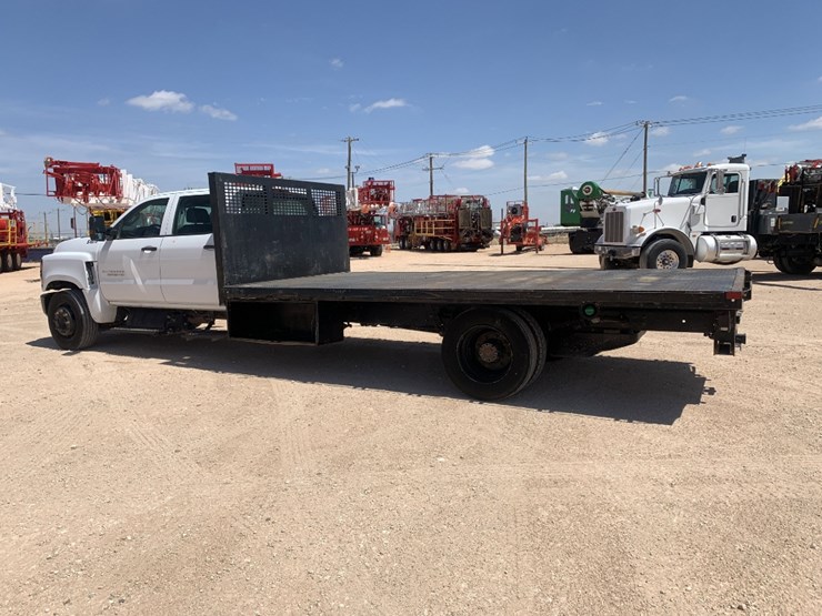 2022-chevrolet-silverado-6500hd-image-2
