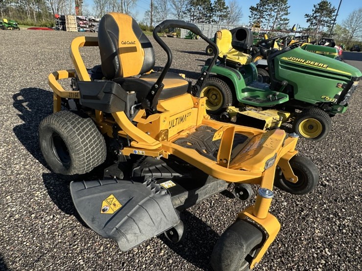 cub-cadet-ultima-zt1-zero-turn-image-4