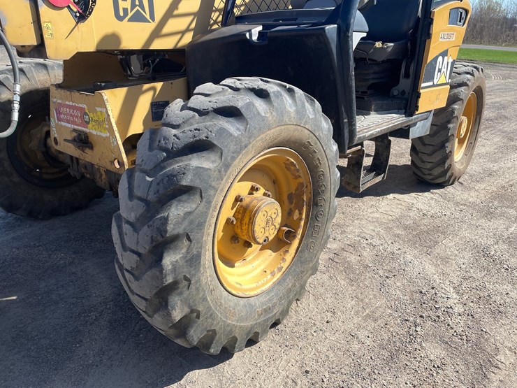 caterpillar-th350b-image-15