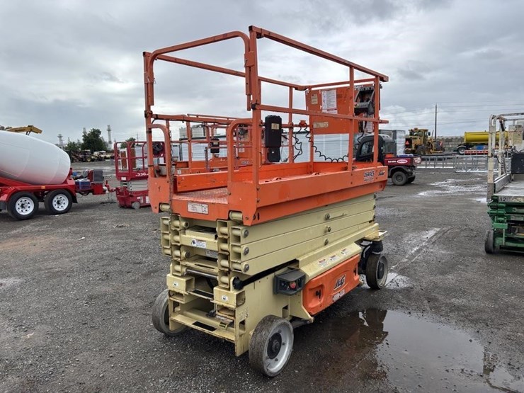 2015-jlg-2646es-image-3