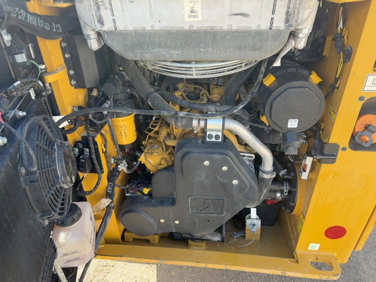 2023-caterpillar-249d3-image-18