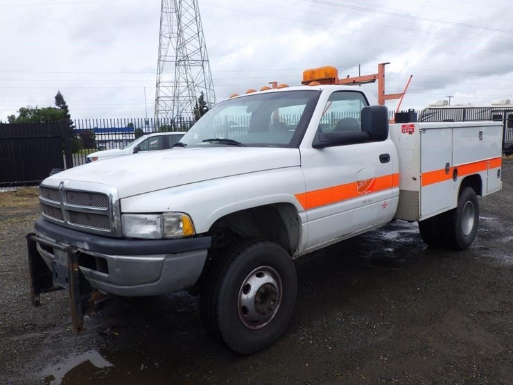 2001-dodge-ram-3500-image-1