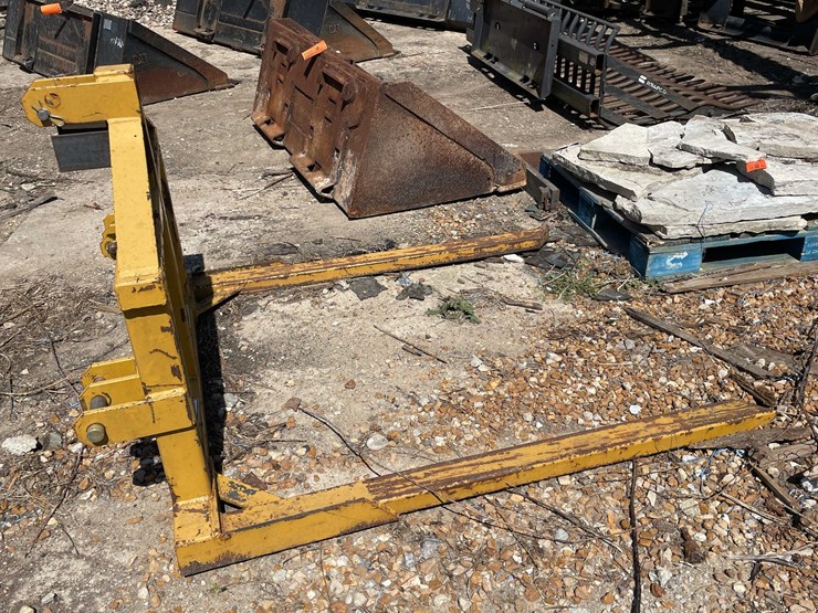 #7398-•-king-cutter-ii-bale-mover-image-1