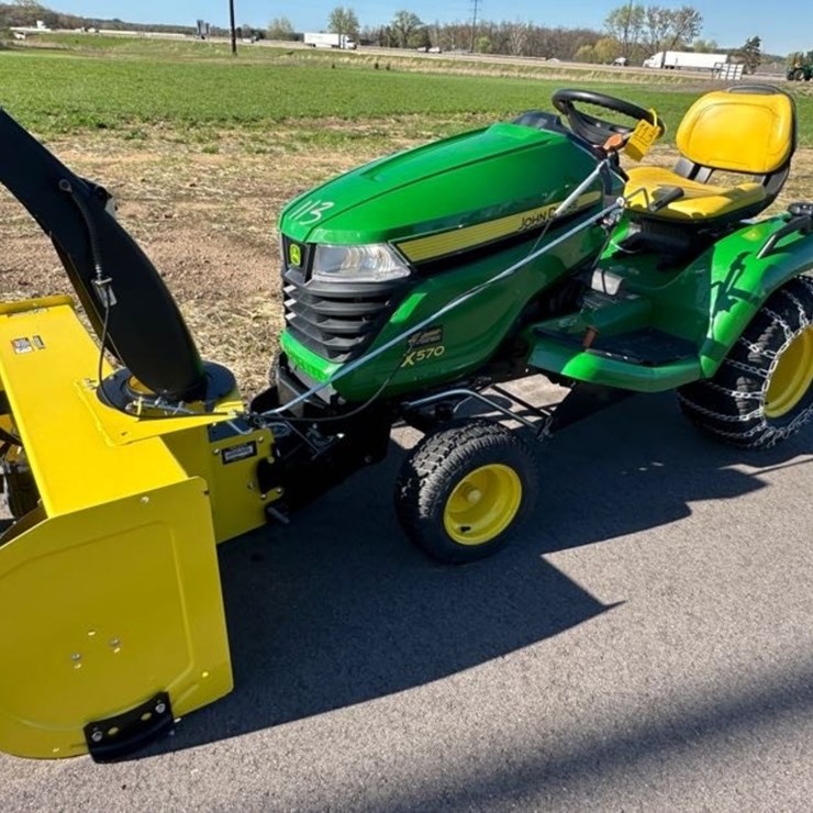 2024 JOHN DEERE X570