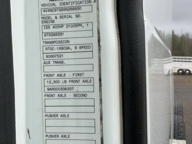 #137-•-2009-volvo-isx-semi-truck-image-15