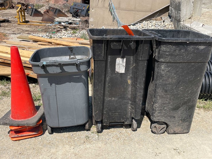 #7465-•-garbage-cans-image-1